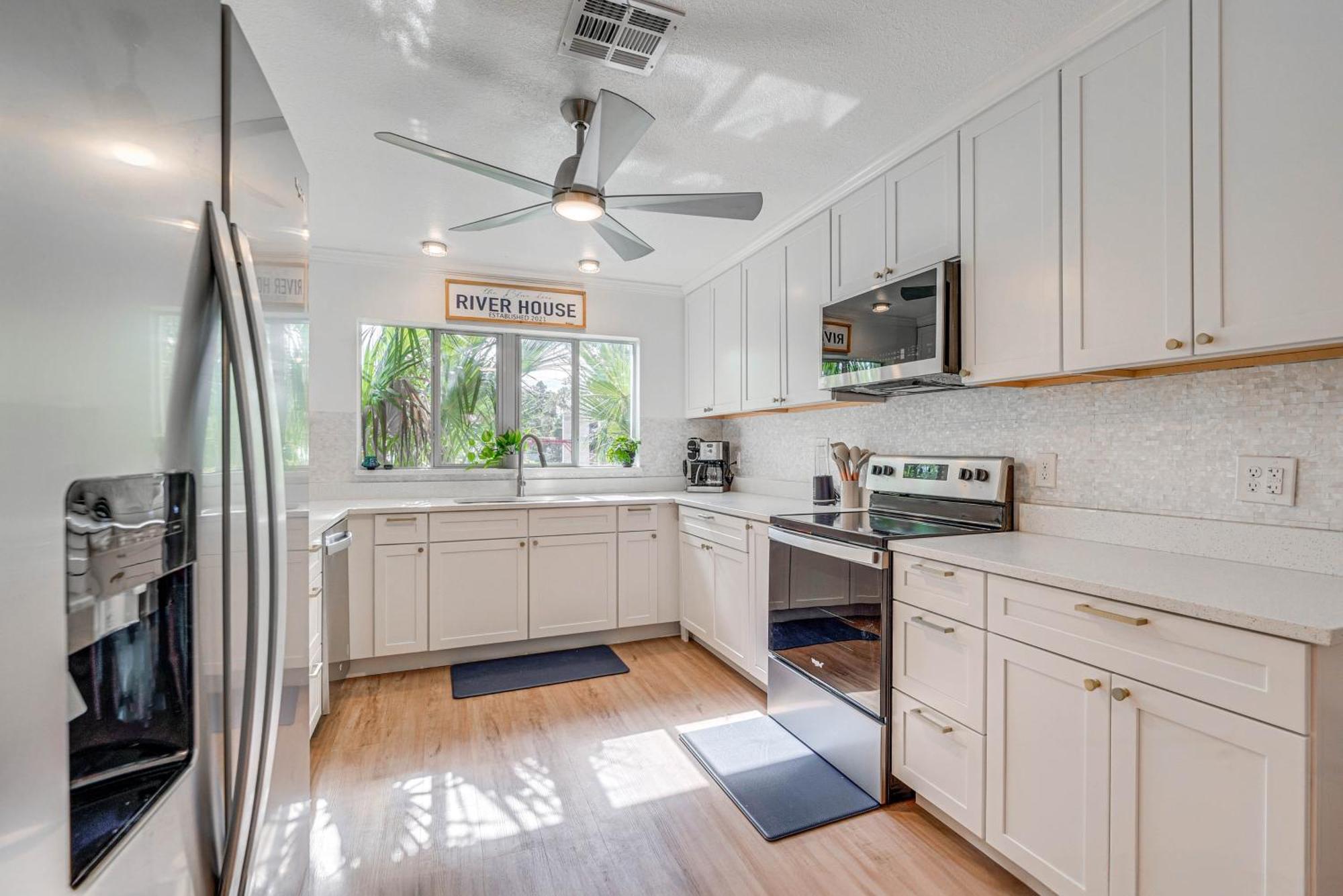 Riverfront Home With Boat Dock And Kayaks! 크리스탈리버 외부 사진